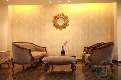Bộ sofa gỗ óc chó sang trọng 01